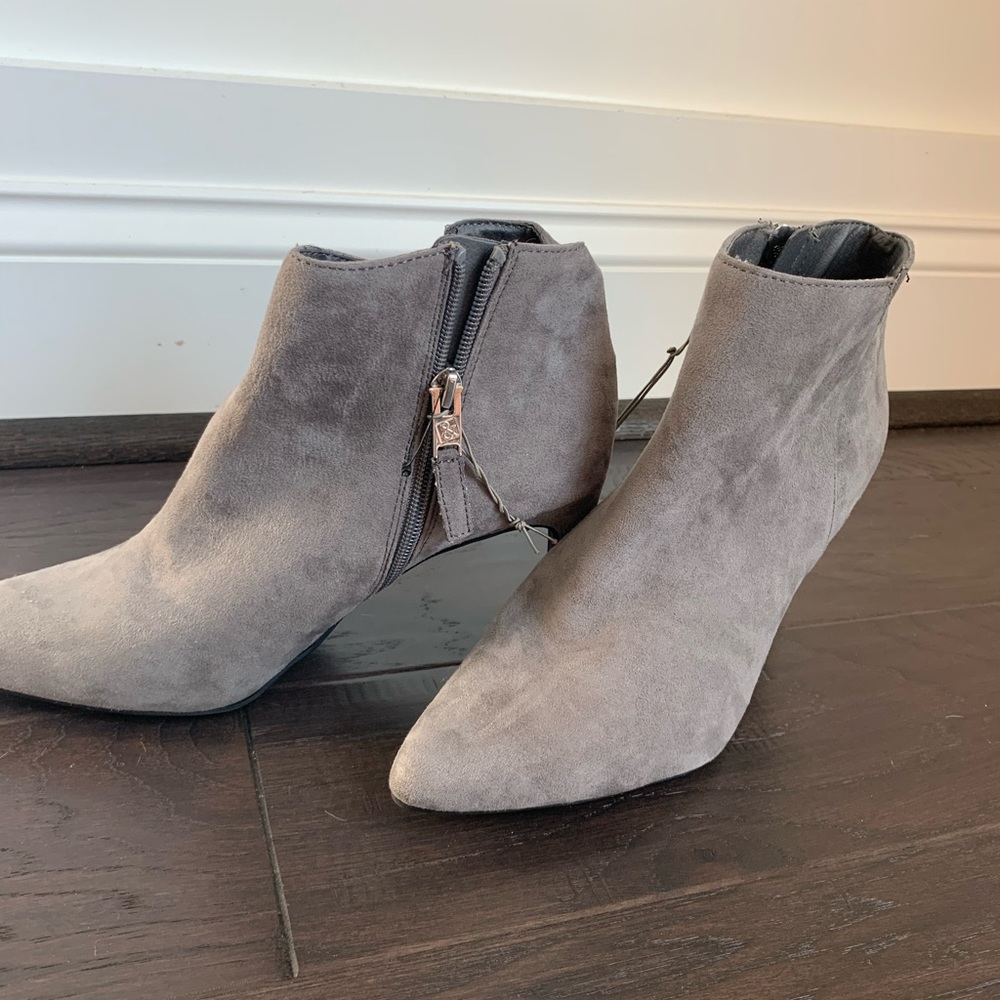 (NWOT) Sam & Libby - Grey Suede Ankle Boots